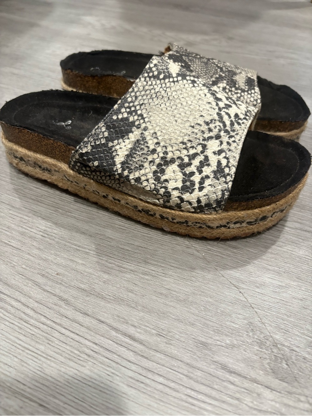 Snake-Print Slide Sandals - Black & White